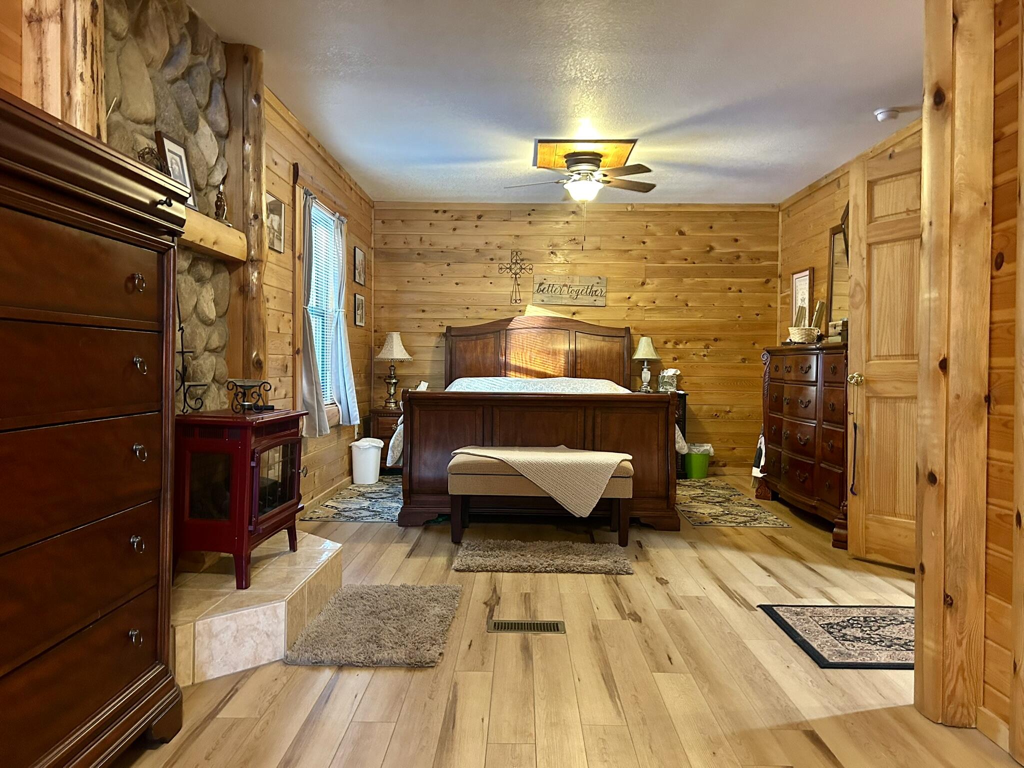 20915 E Riverside Drive