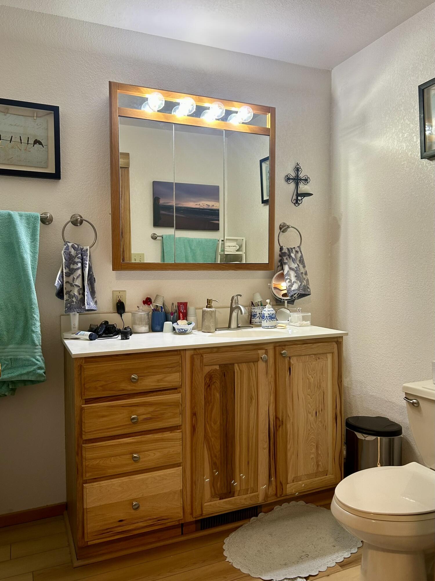 20915 E Riverside Drive