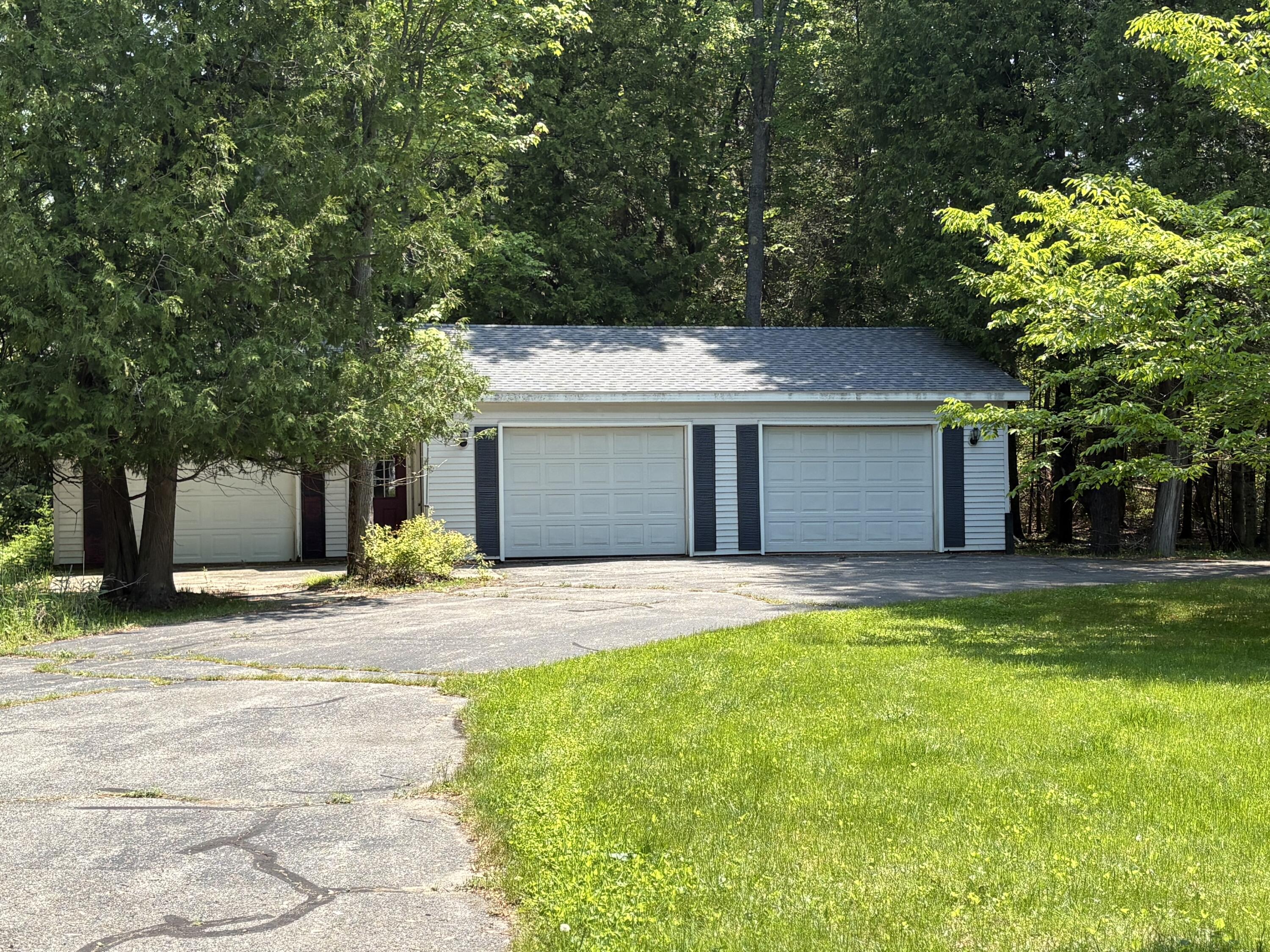 20730 E Riverside Drive