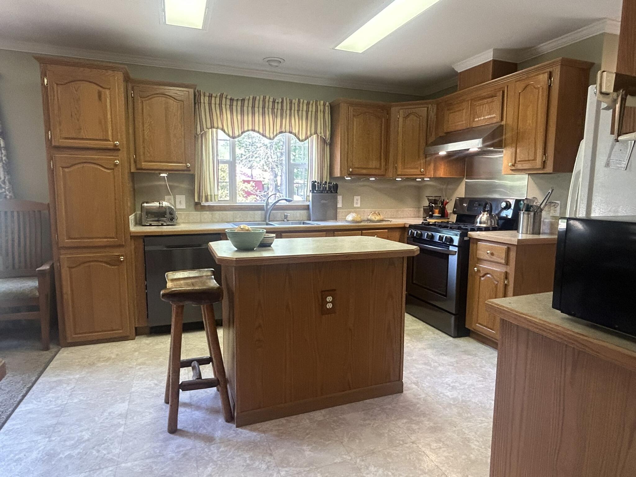 21901 Florence Avenue