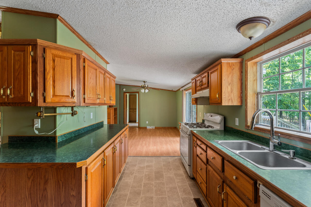 21100 Kiracofe Avenue