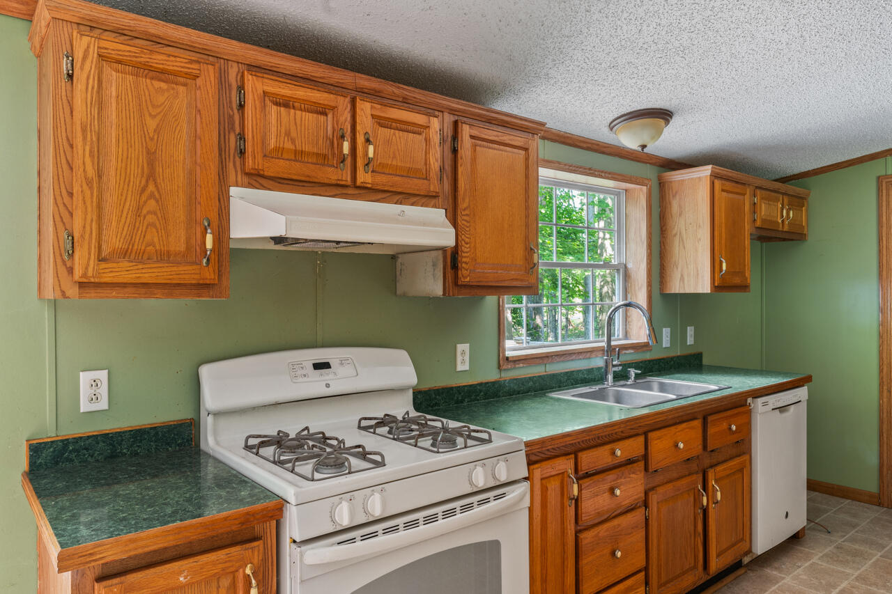 21100 Kiracofe Avenue