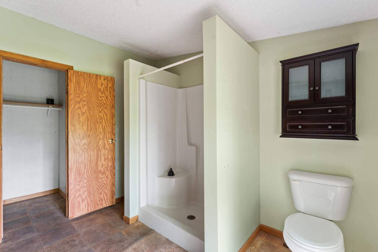 21100 Kiracofe Avenue