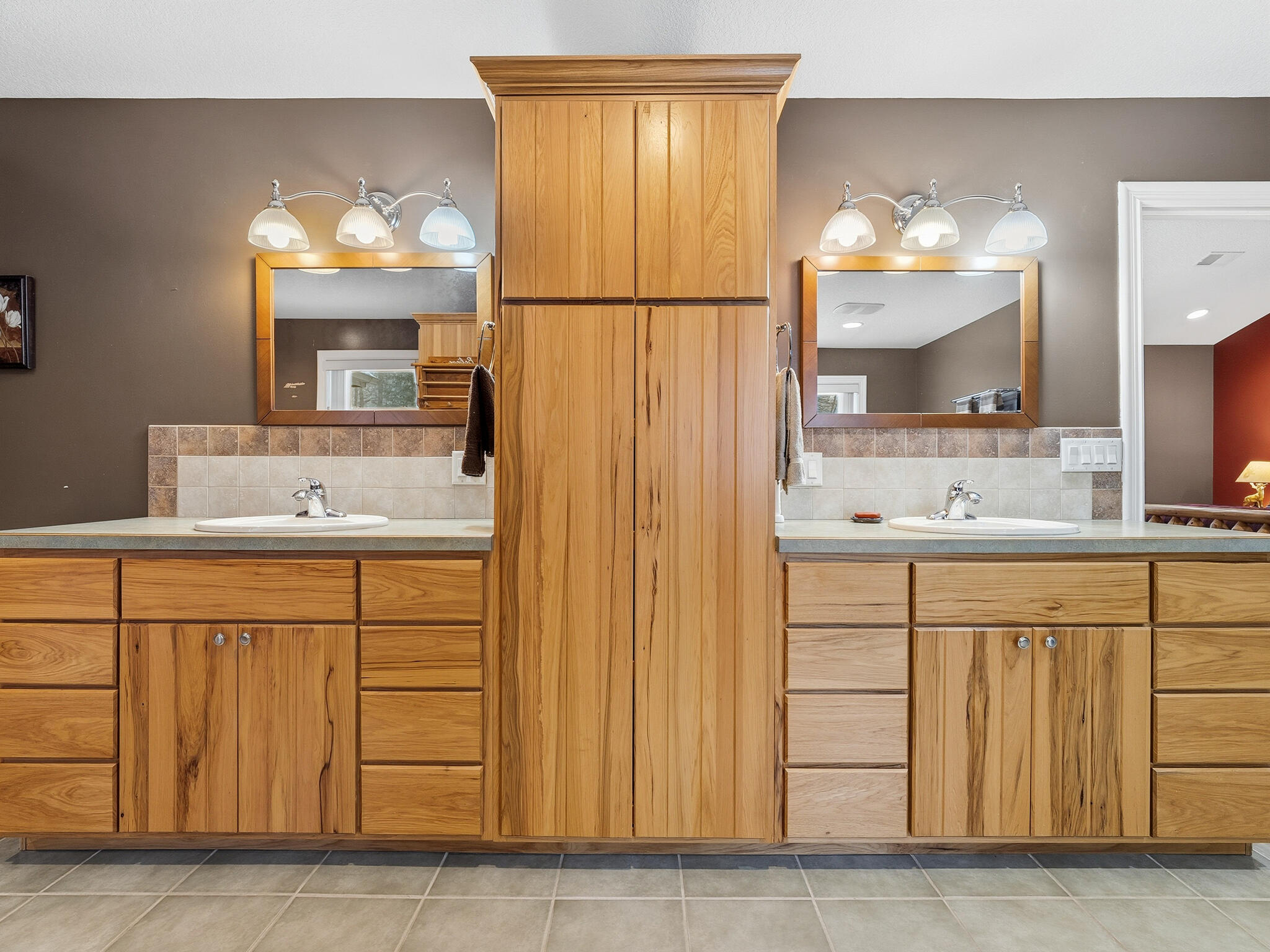 24960 E Riverside Drive