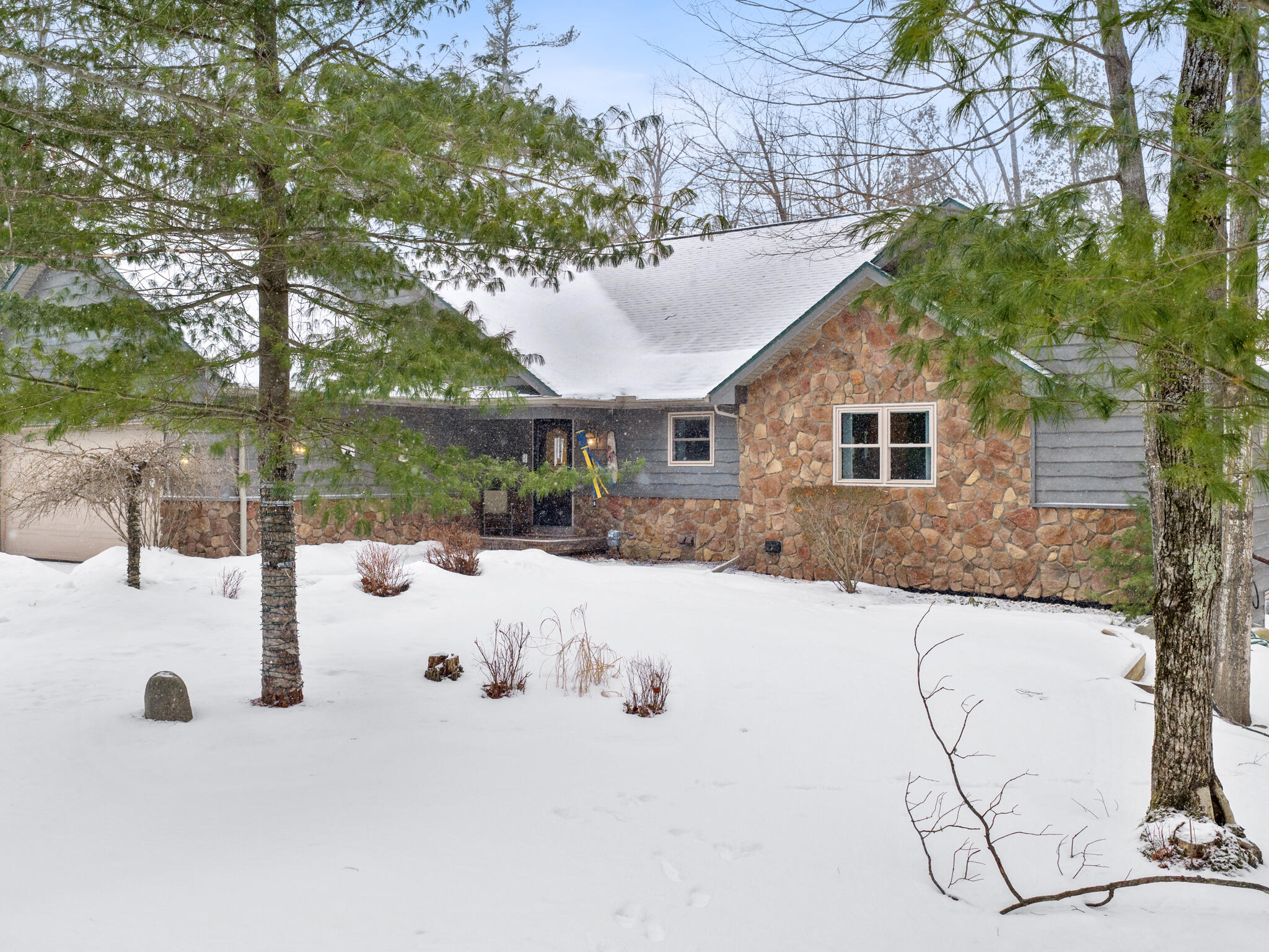 24960 E Riverside Drive