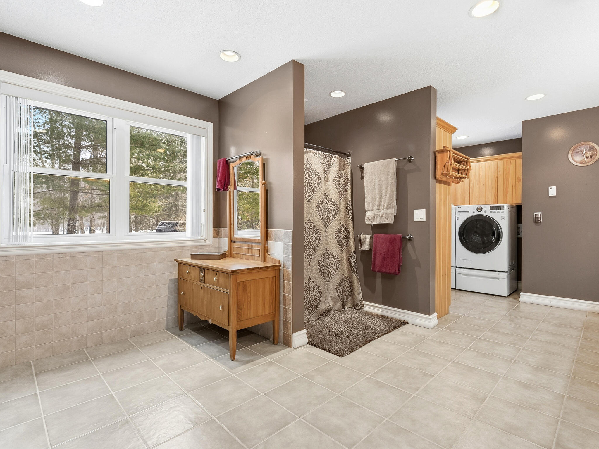 24960 E Riverside Drive