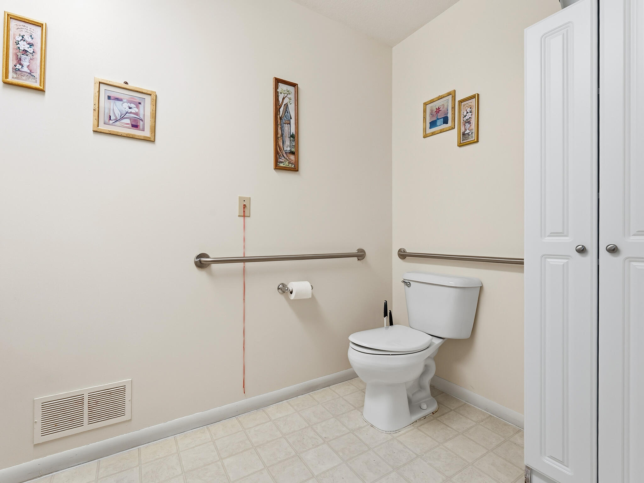 200 N Elizabeth Street