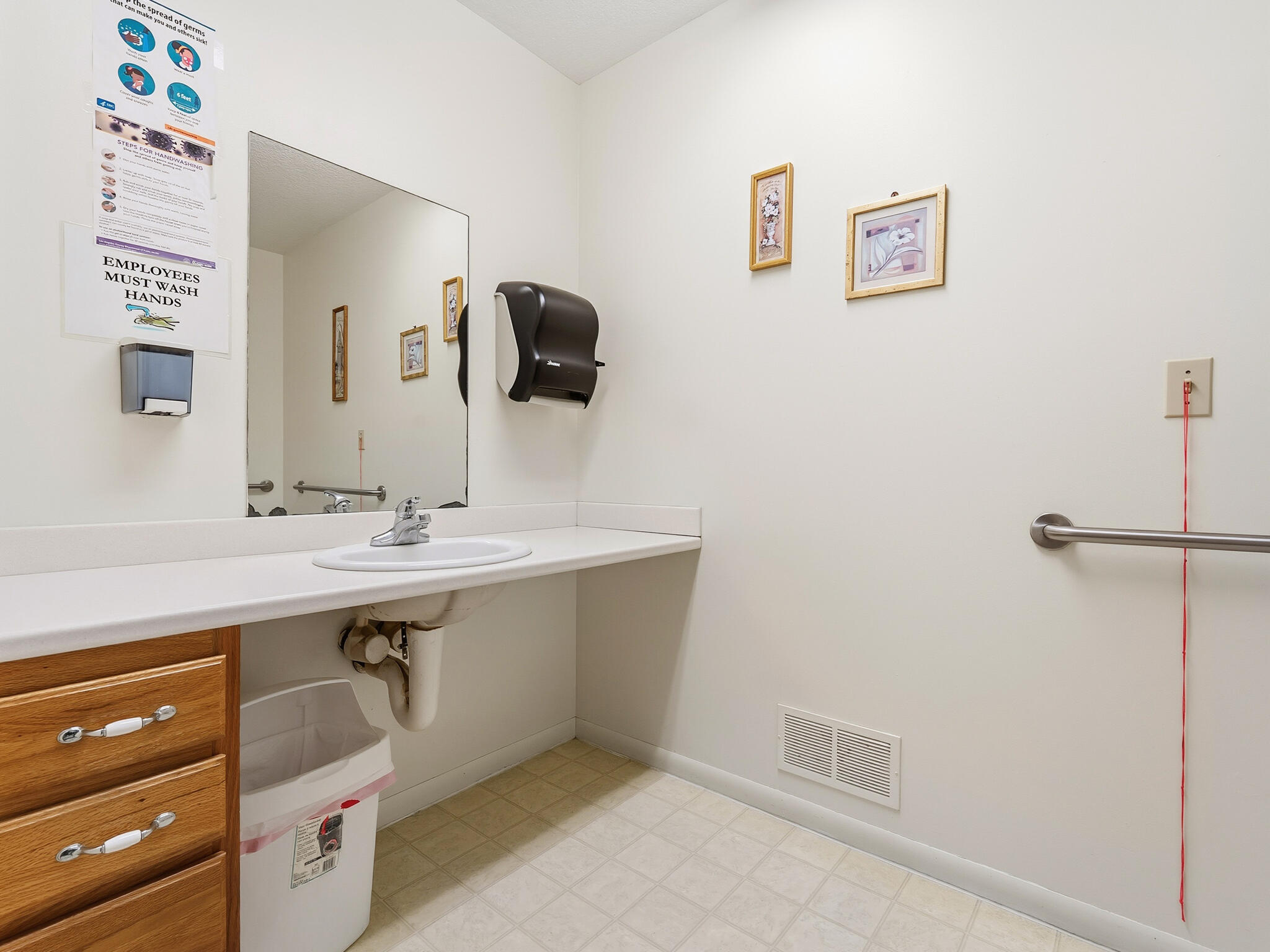 200 N Elizabeth Street