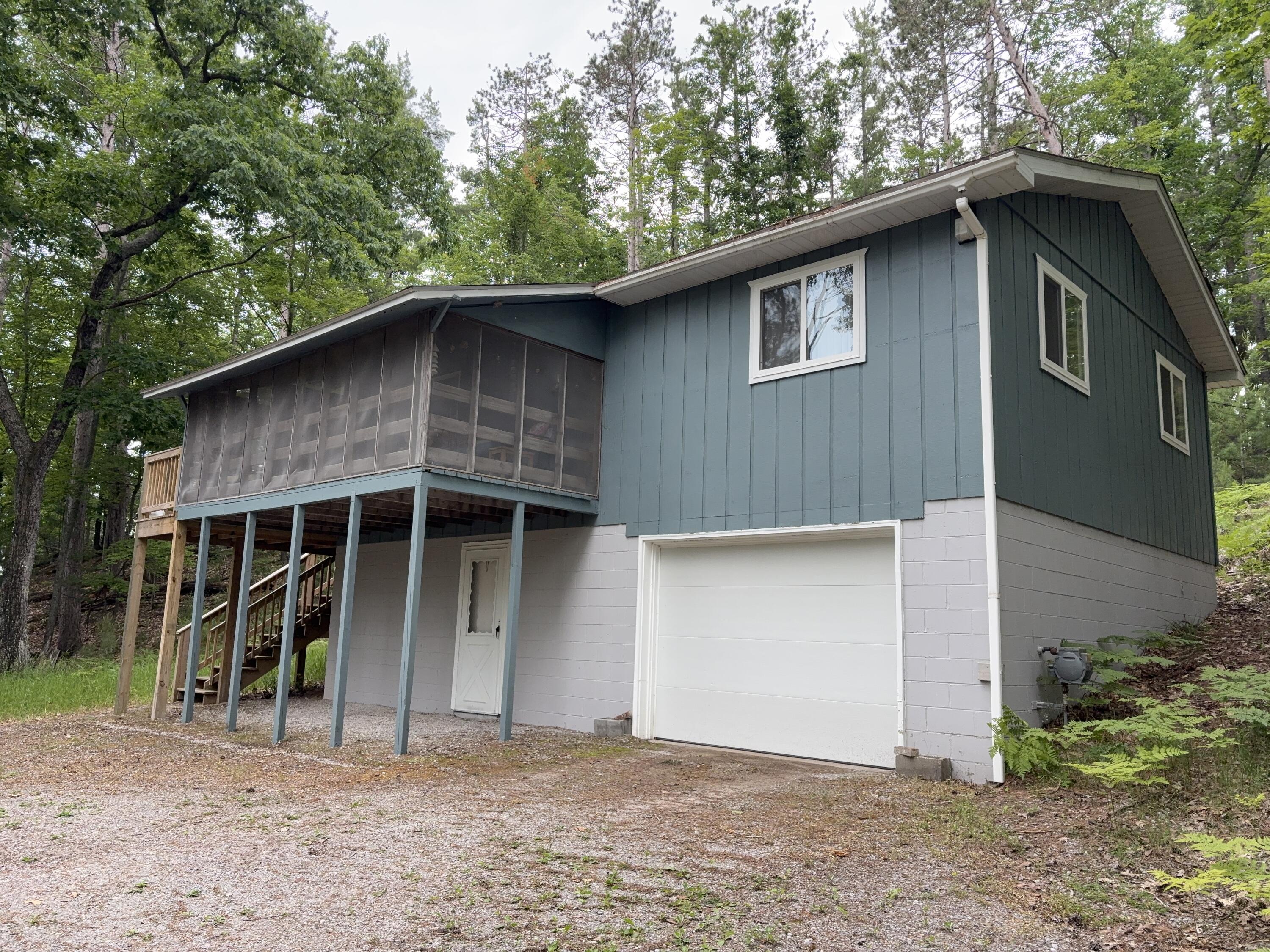 19310 Pine Tree Court
