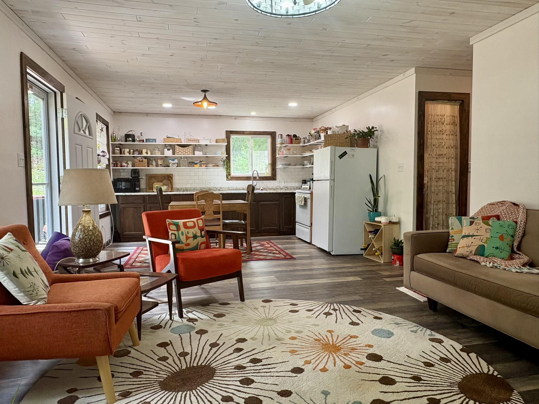 19310 Pine Tree Court