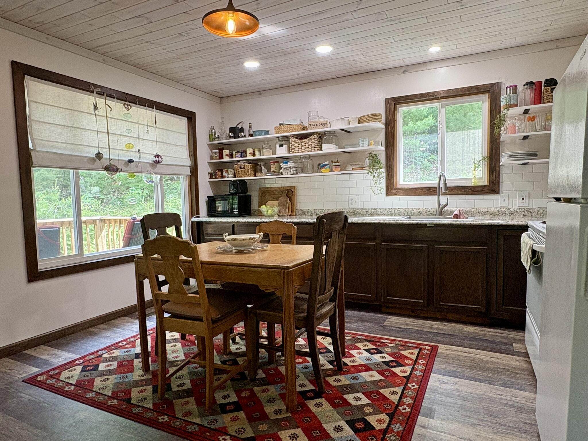 19310 Pine Tree Court