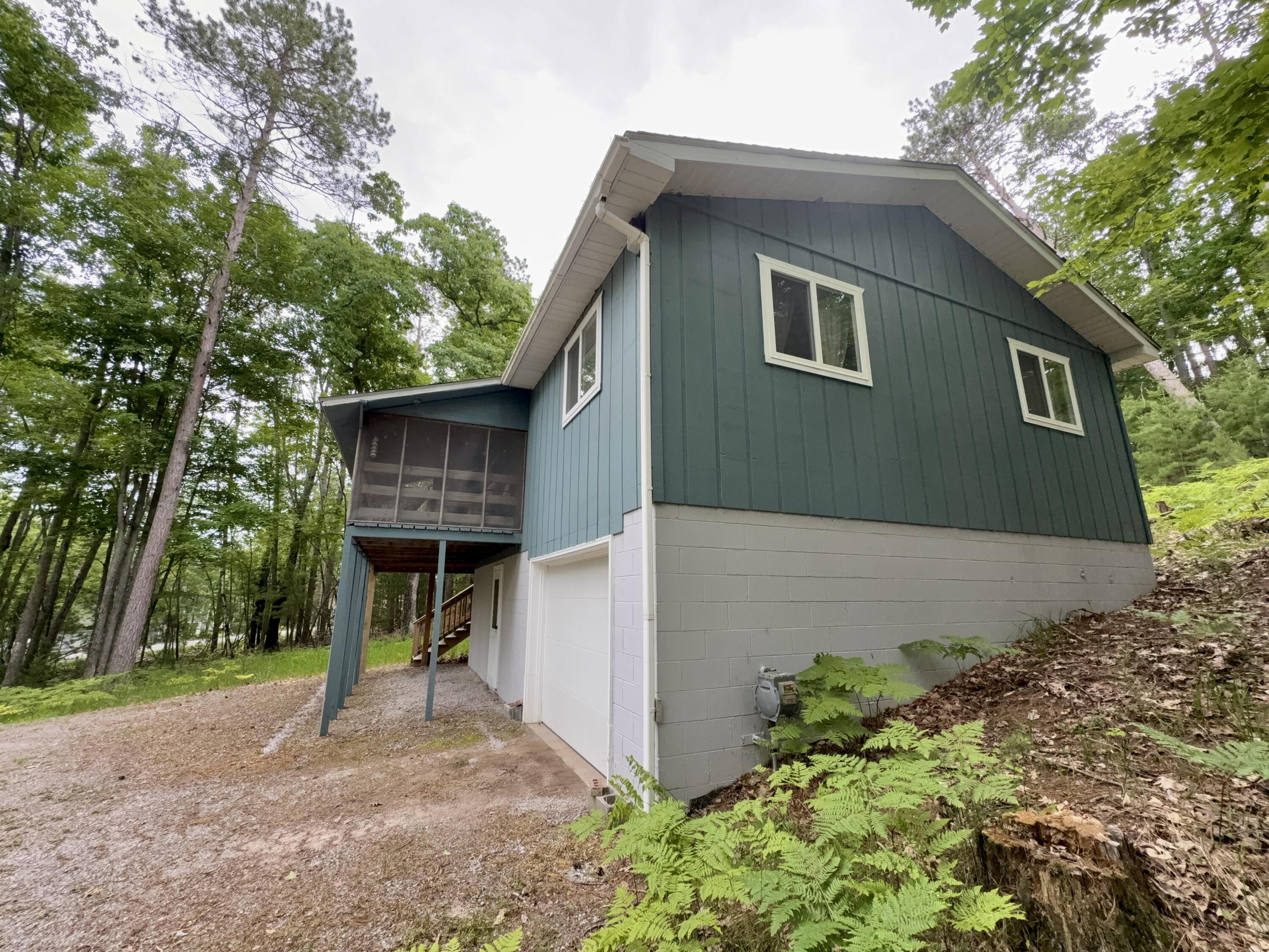 19310 Pine Tree Court