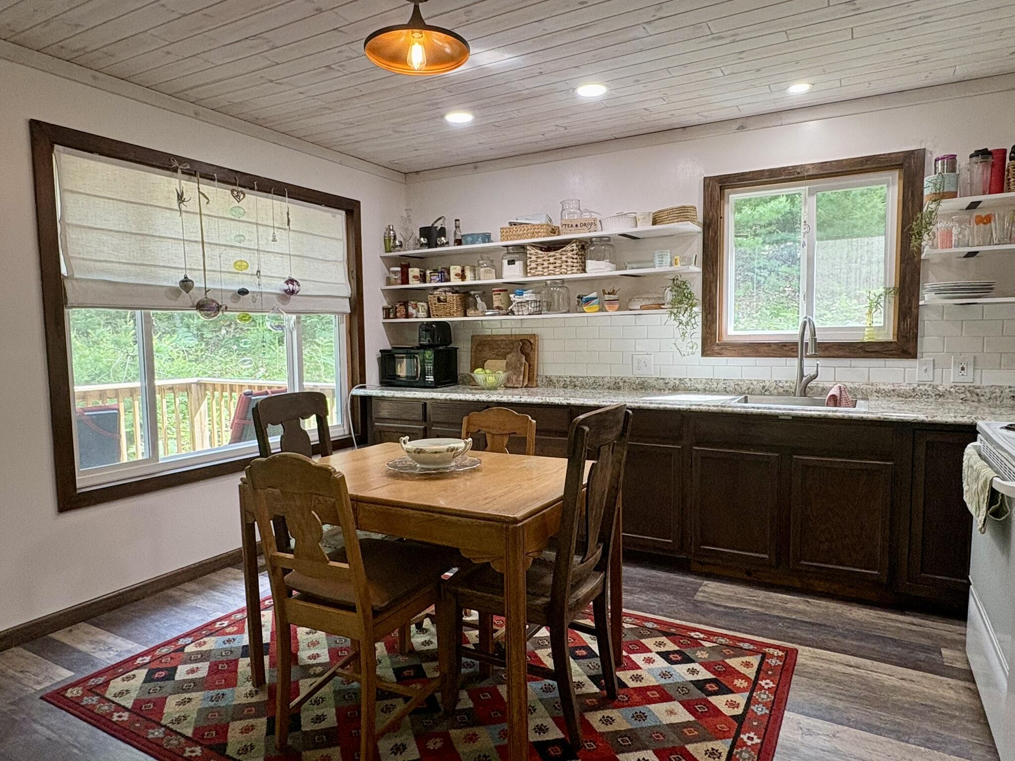 19310 Pine Tree Court