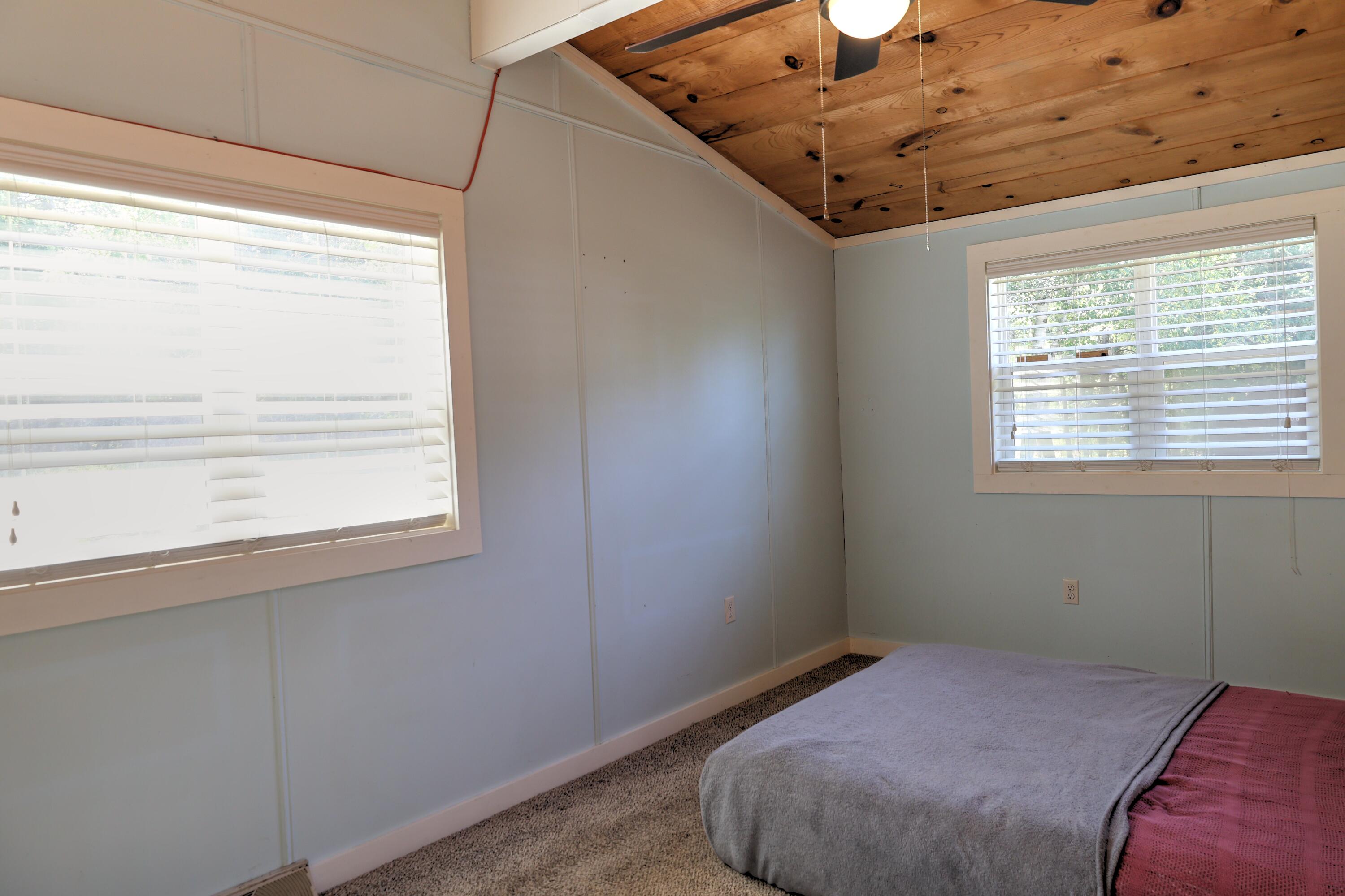 9226 Lakeside Drive