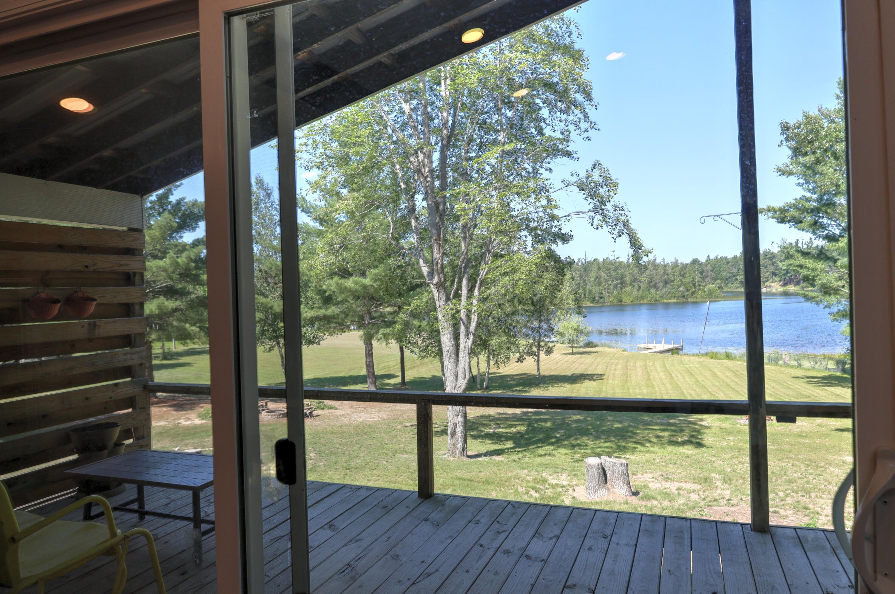 9226 Lakeside Drive