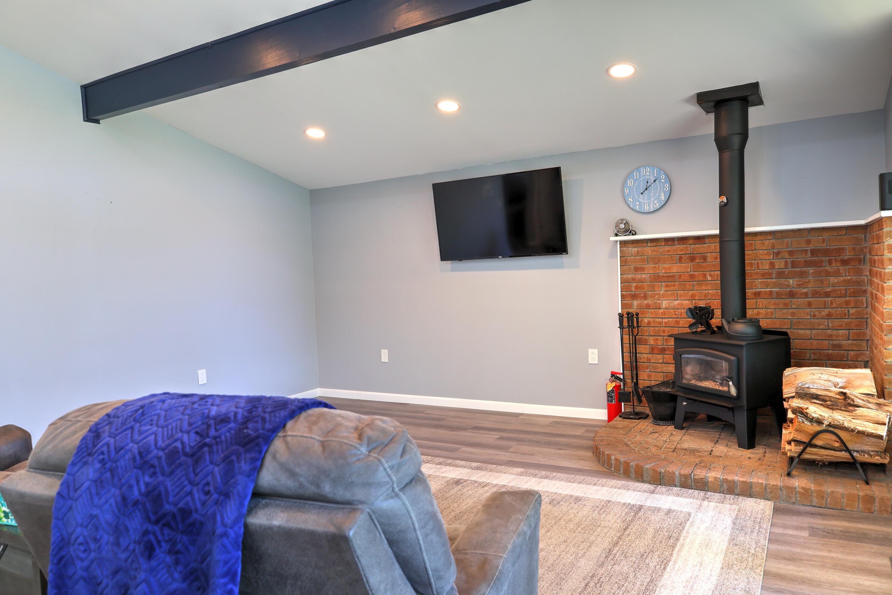 9226 Lakeside Drive
