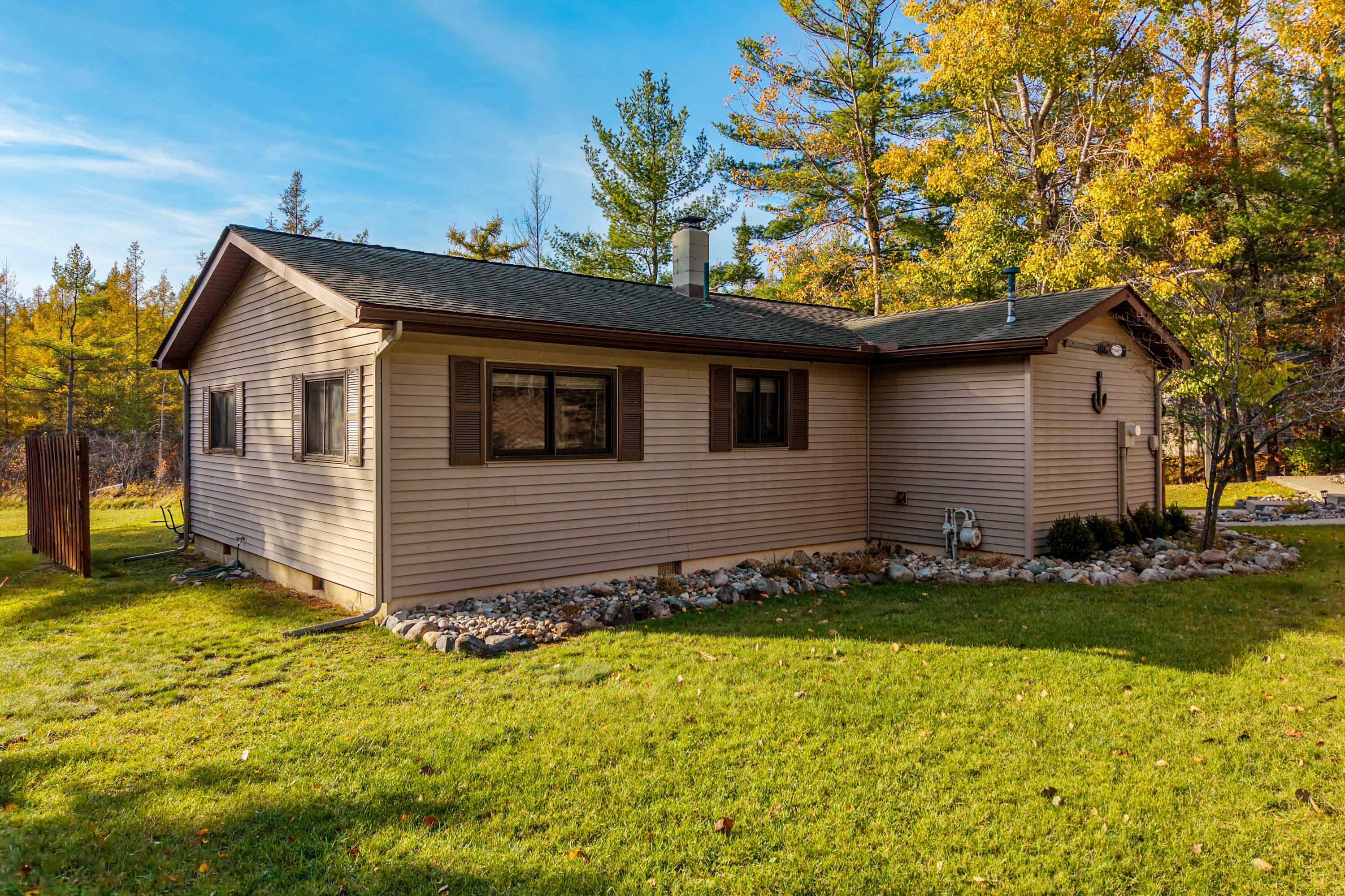 18094 Lakeview Drive