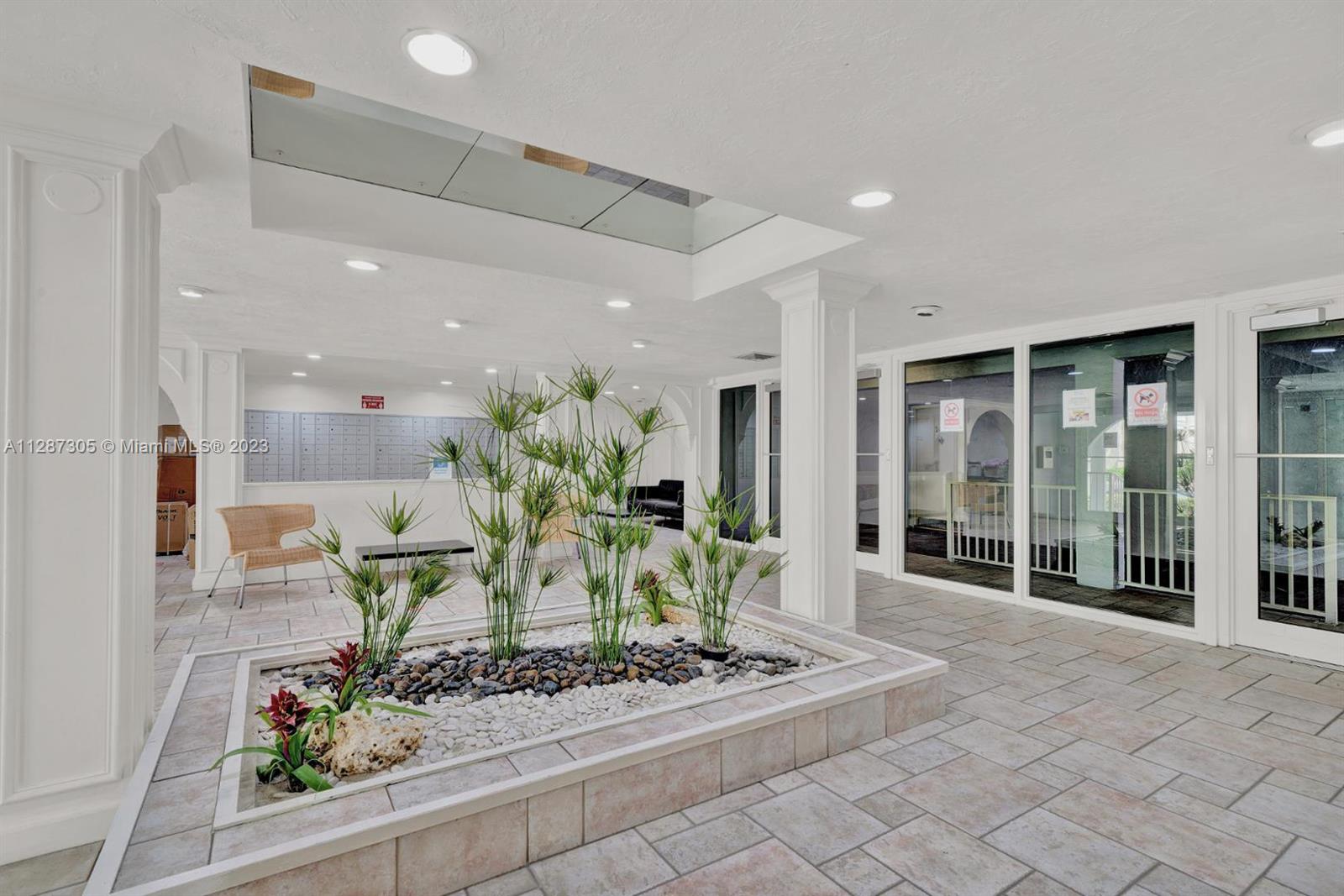 100 EDGEWATER Dr # 303