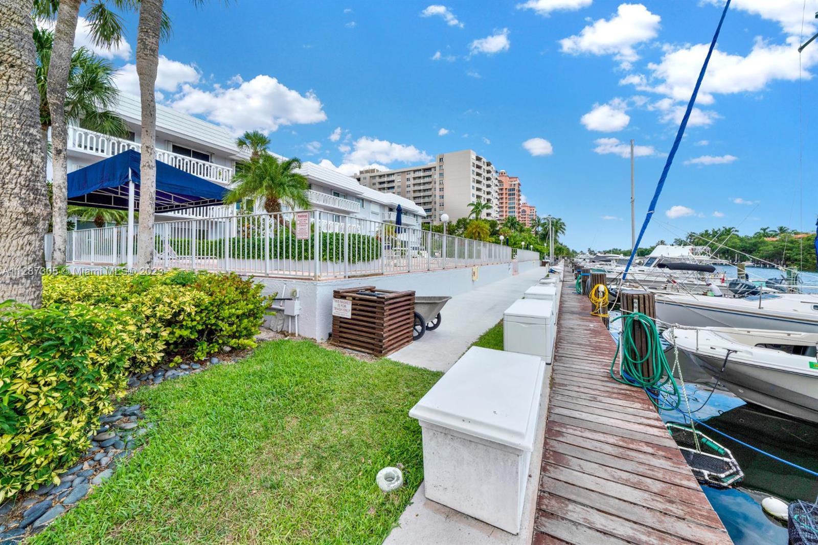 100 EDGEWATER Dr # 303