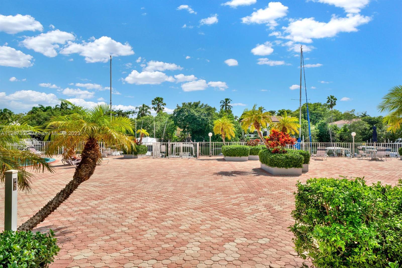 100 EDGEWATER Dr # 303