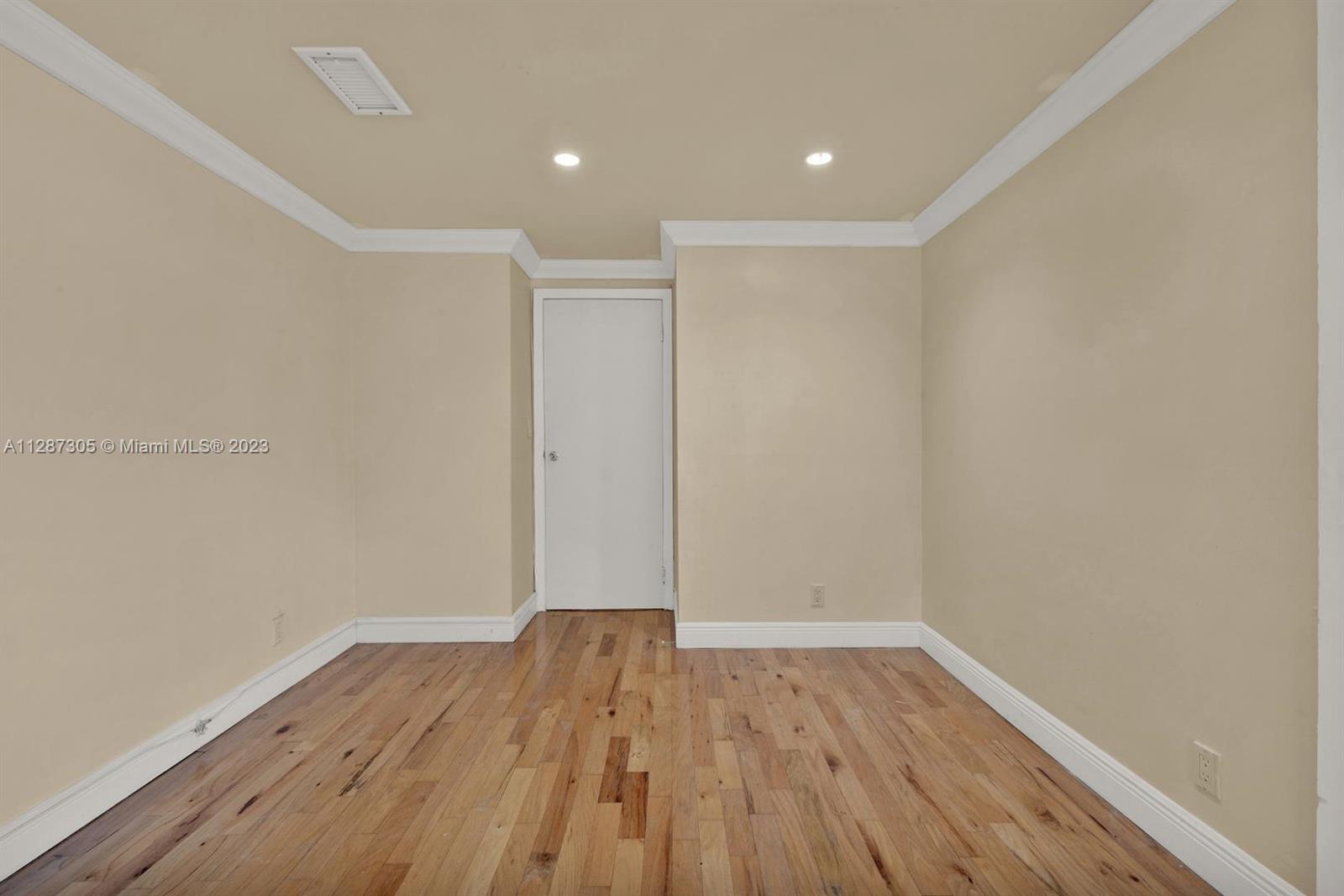 100 EDGEWATER Dr # 303