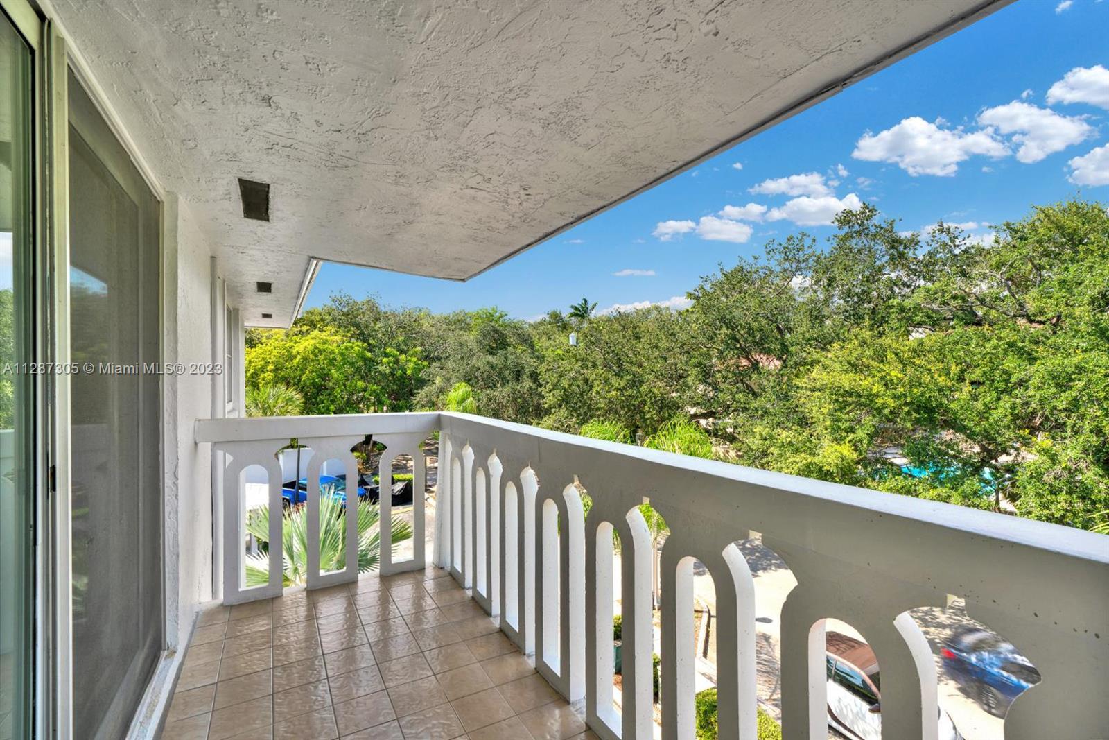 100 EDGEWATER Dr # 303