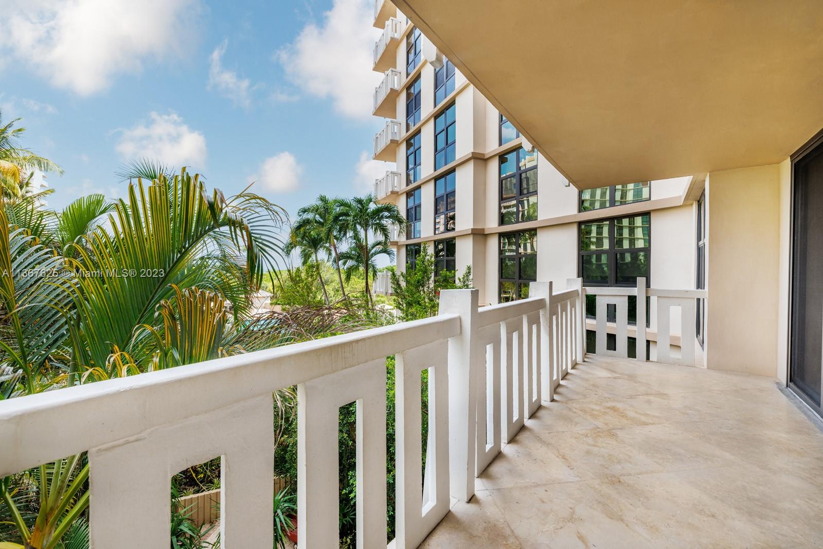 1121 Crandon Blvd # D306