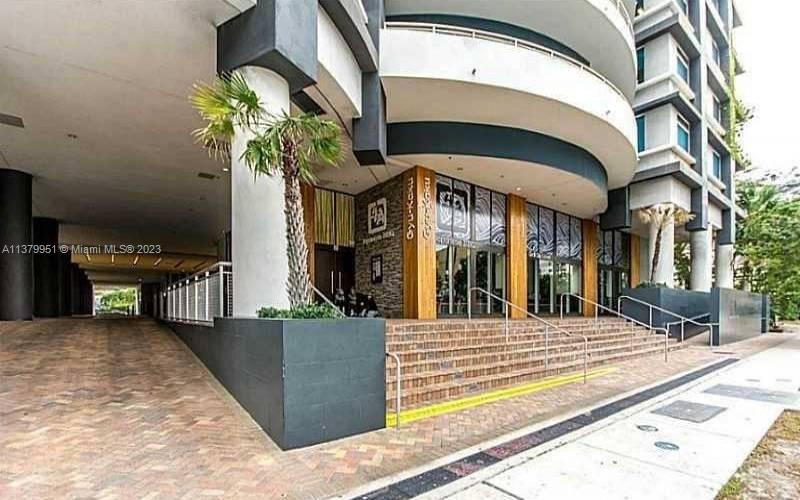 60 SW 13th St # 2413