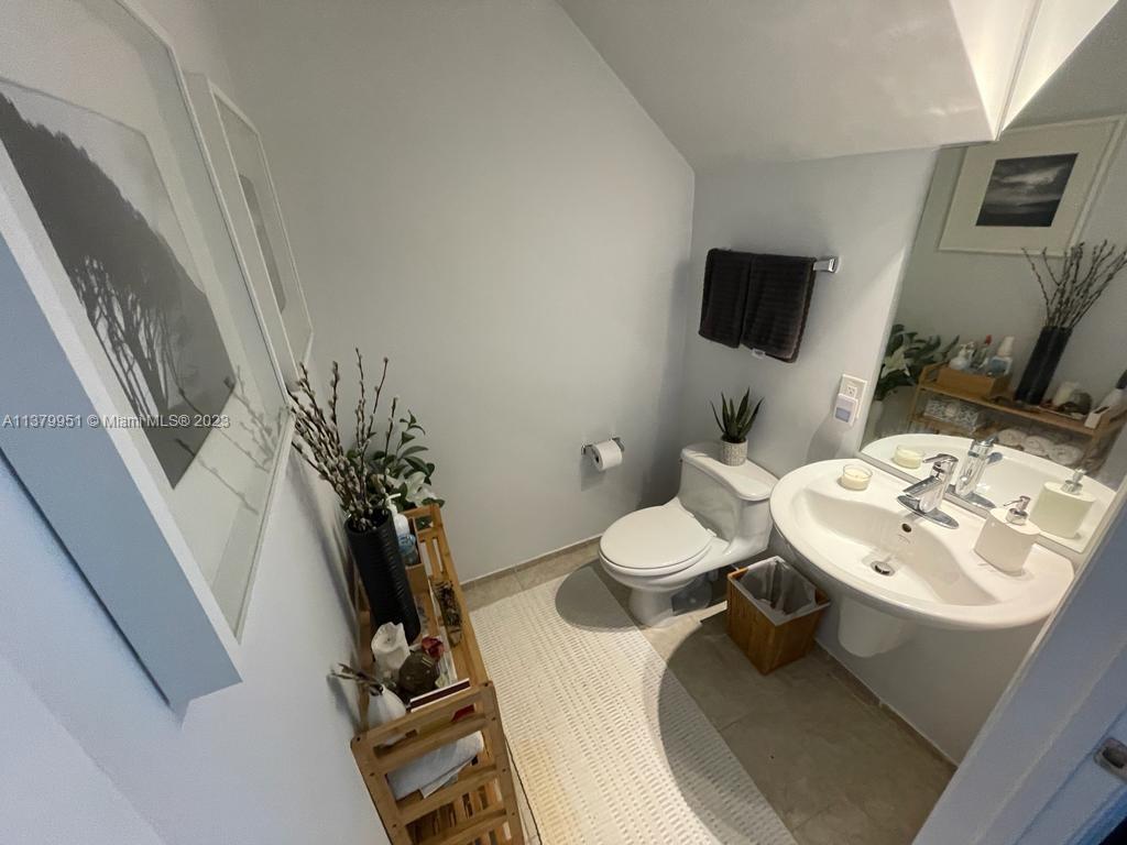 60 SW 13th St # 2413