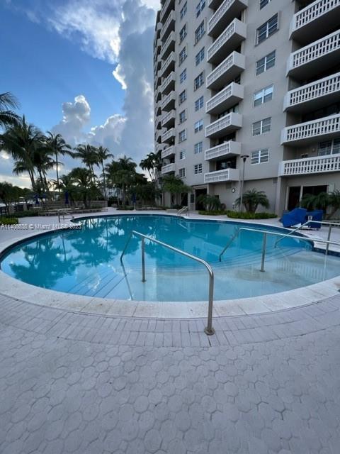 90 Edgewater Dr # 1210