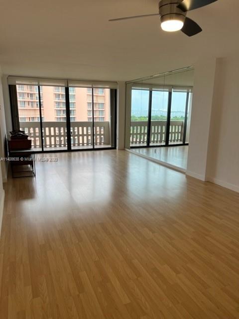 90 Edgewater Dr # 1210