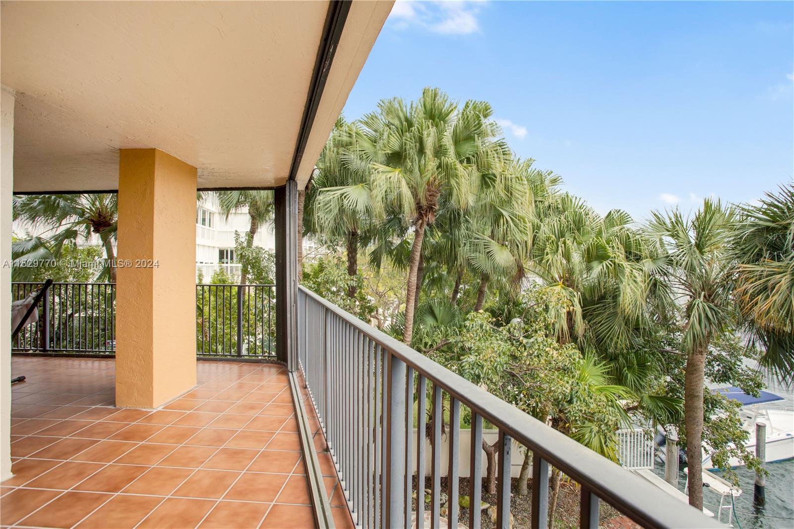 1700 S Bayshore Ln # 3A