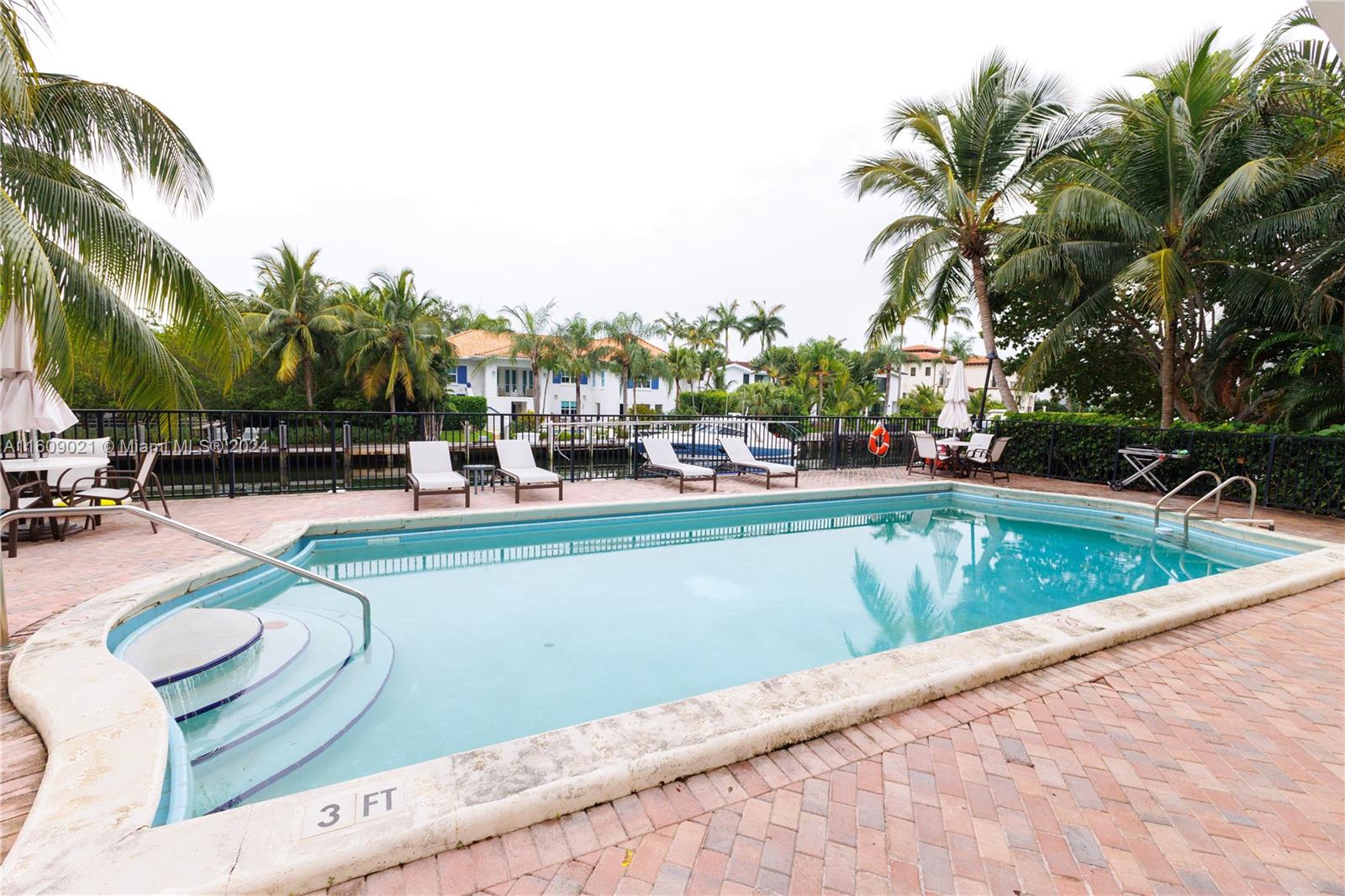 6855 Edgewater Dr Unit: 3BN