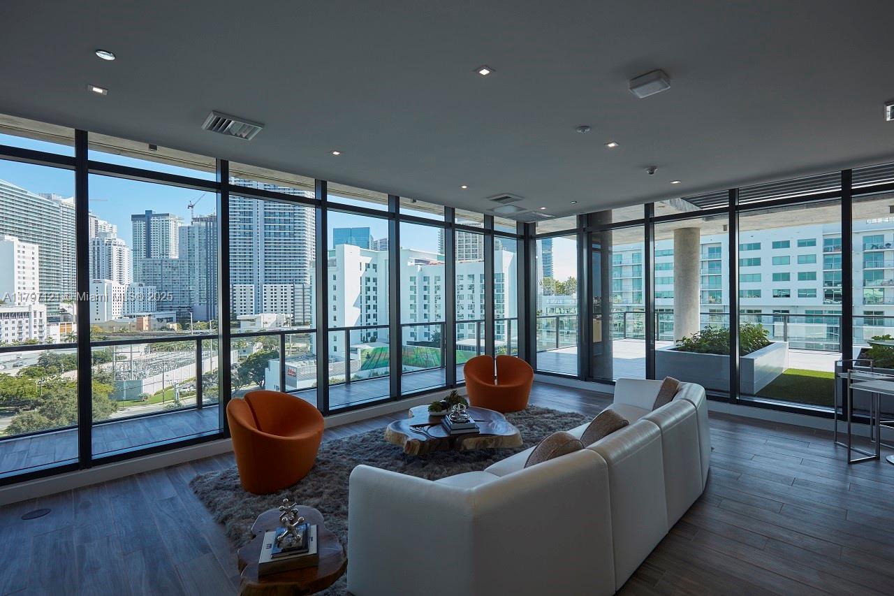 201 SW 17th Rd # 903