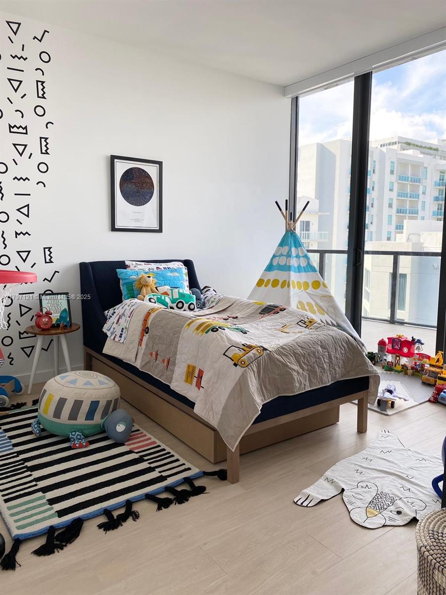 201 SW 17th Rd # 903