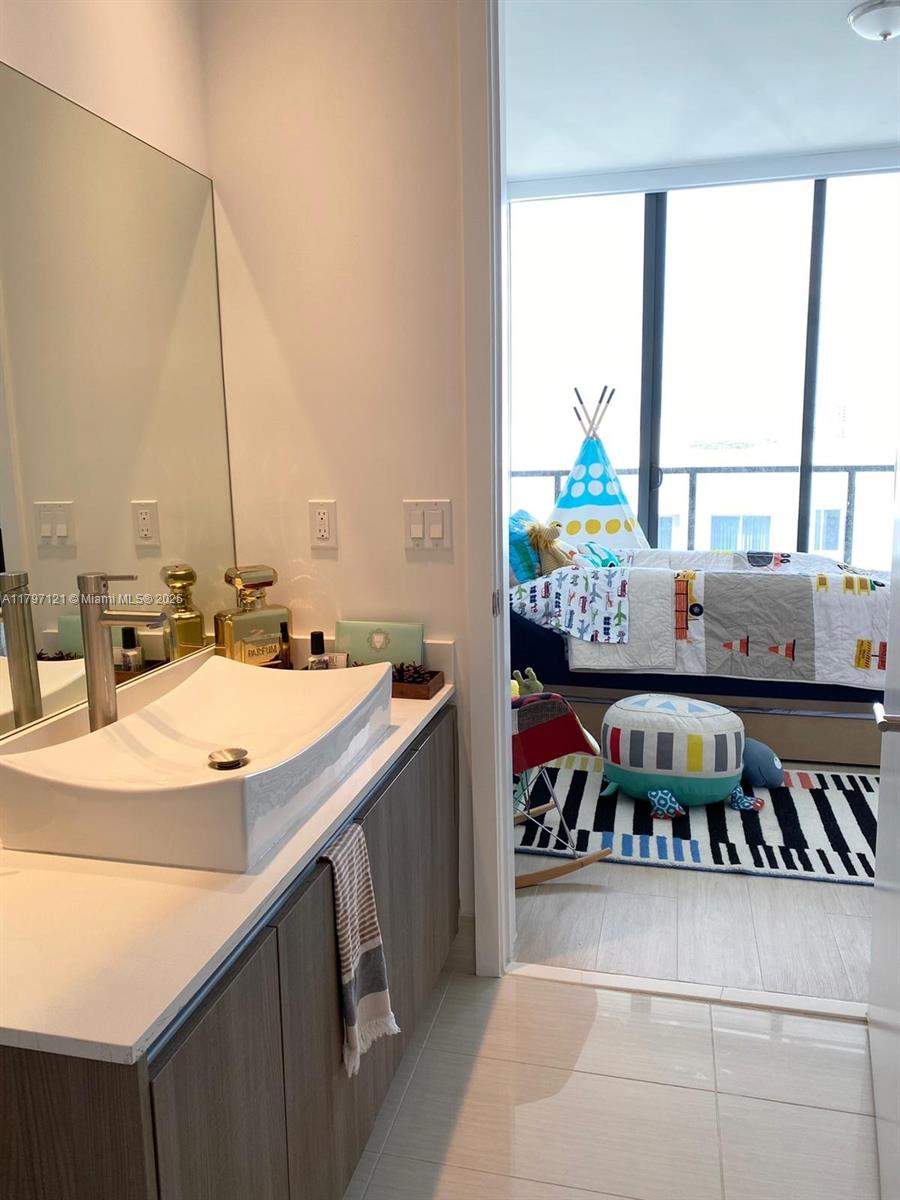 201 SW 17th Rd # 903