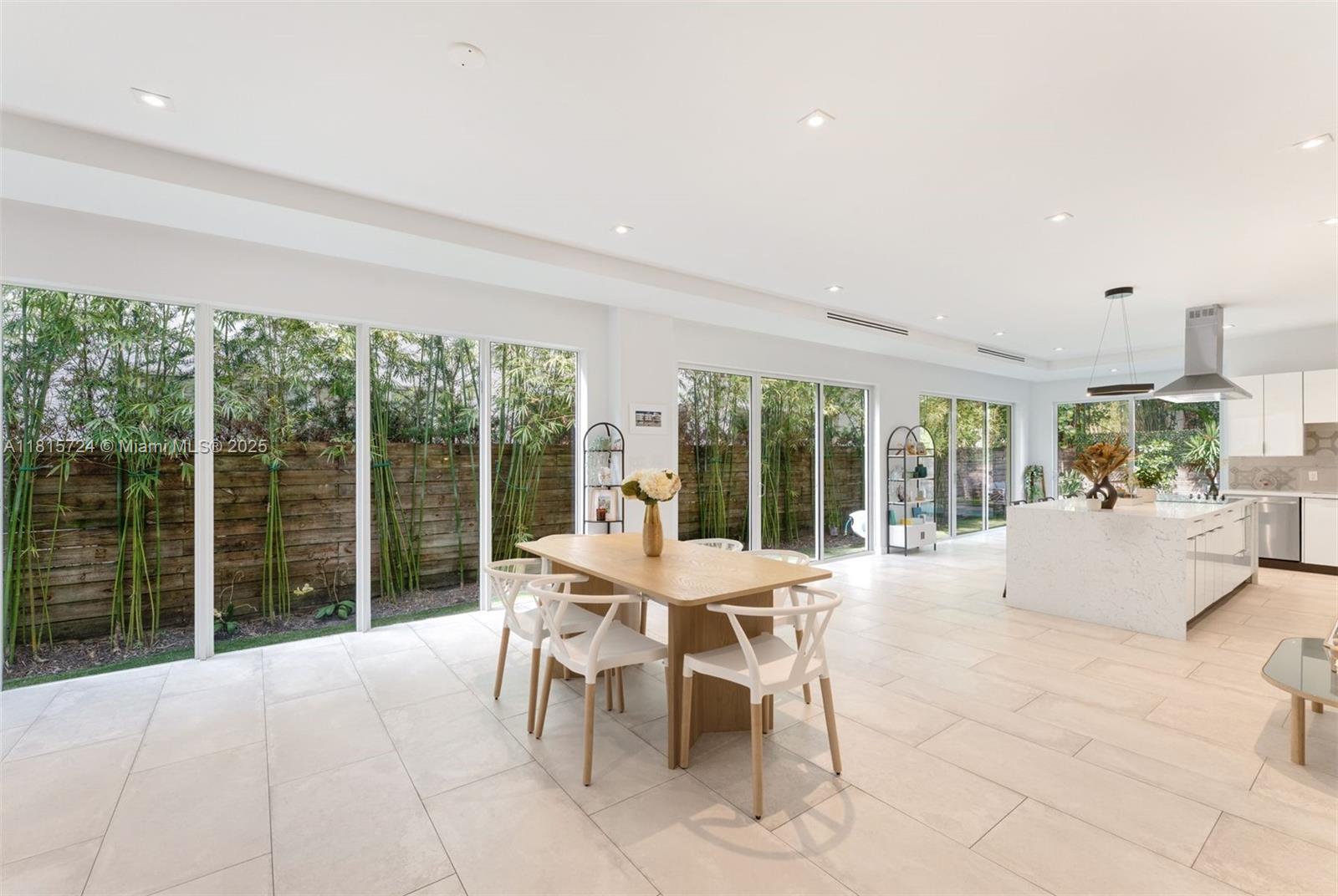 2908 Virginia St # 2908