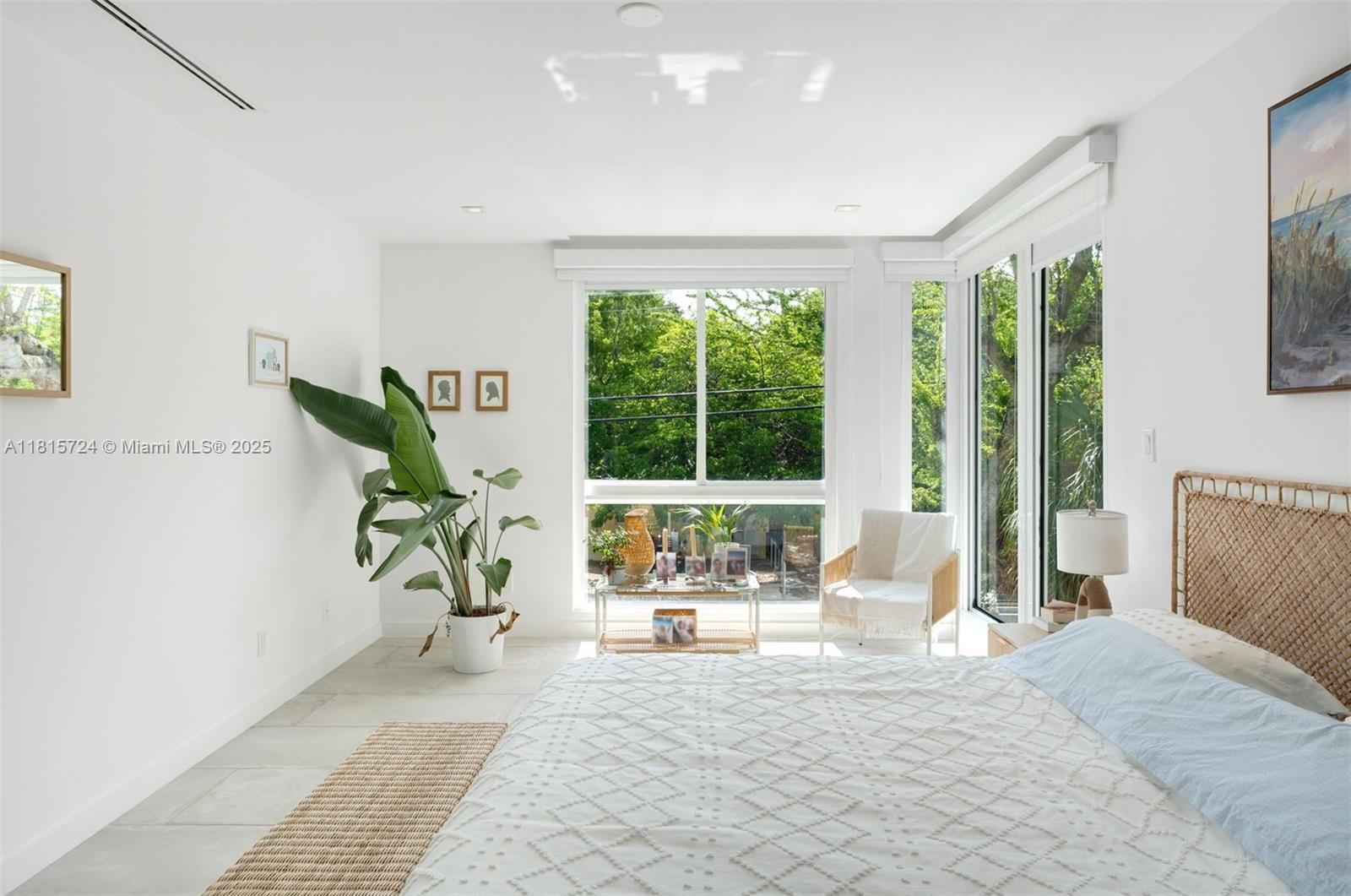 2908 Virginia St # 2908