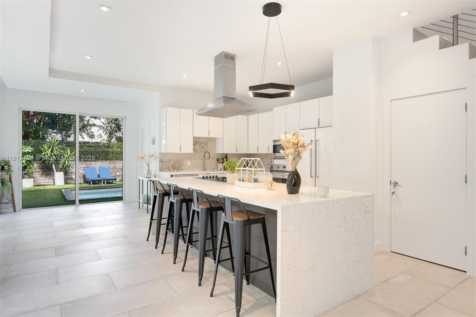 2908 Virginia St # 2908