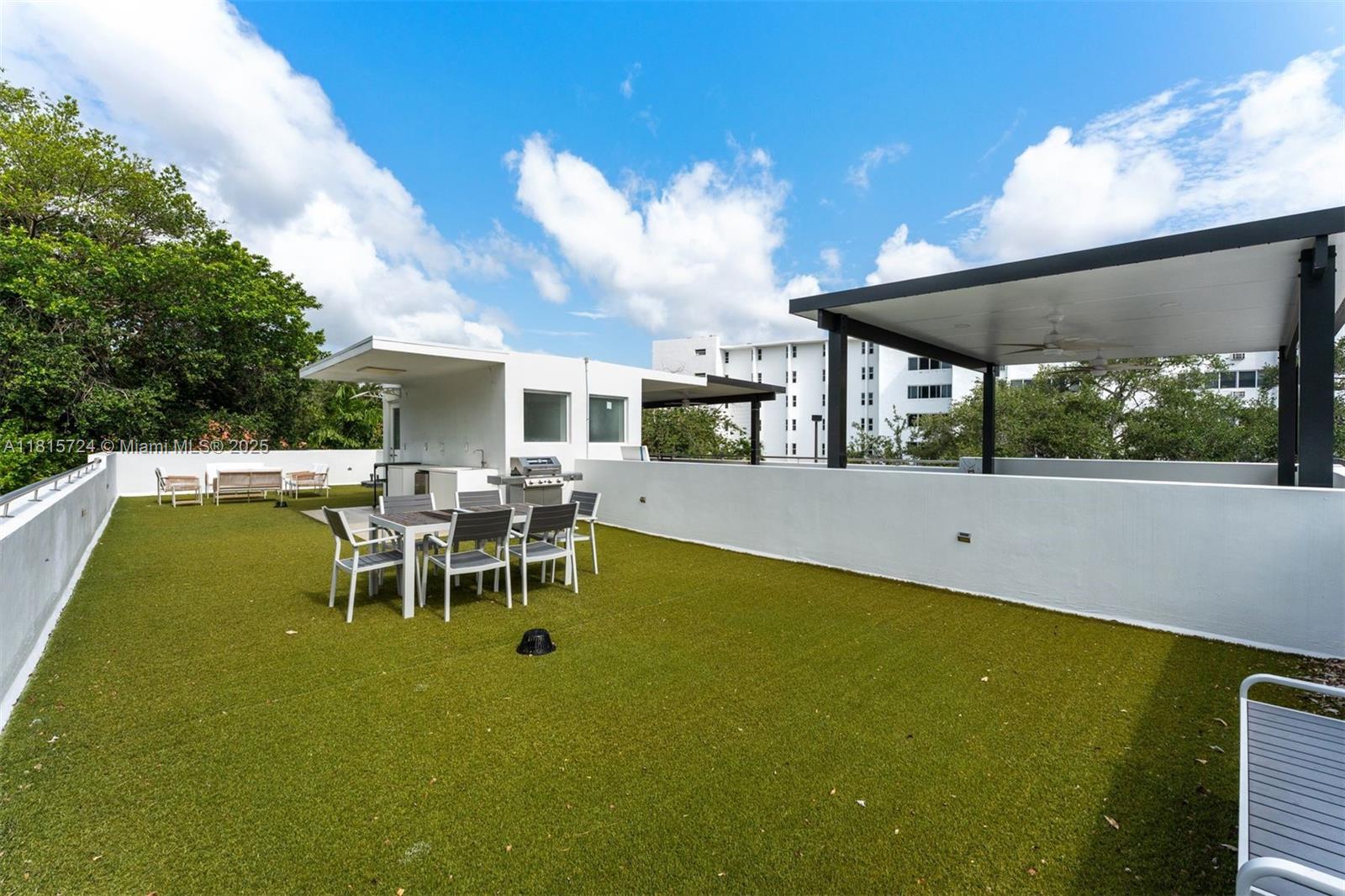 2908 Virginia St # 2908