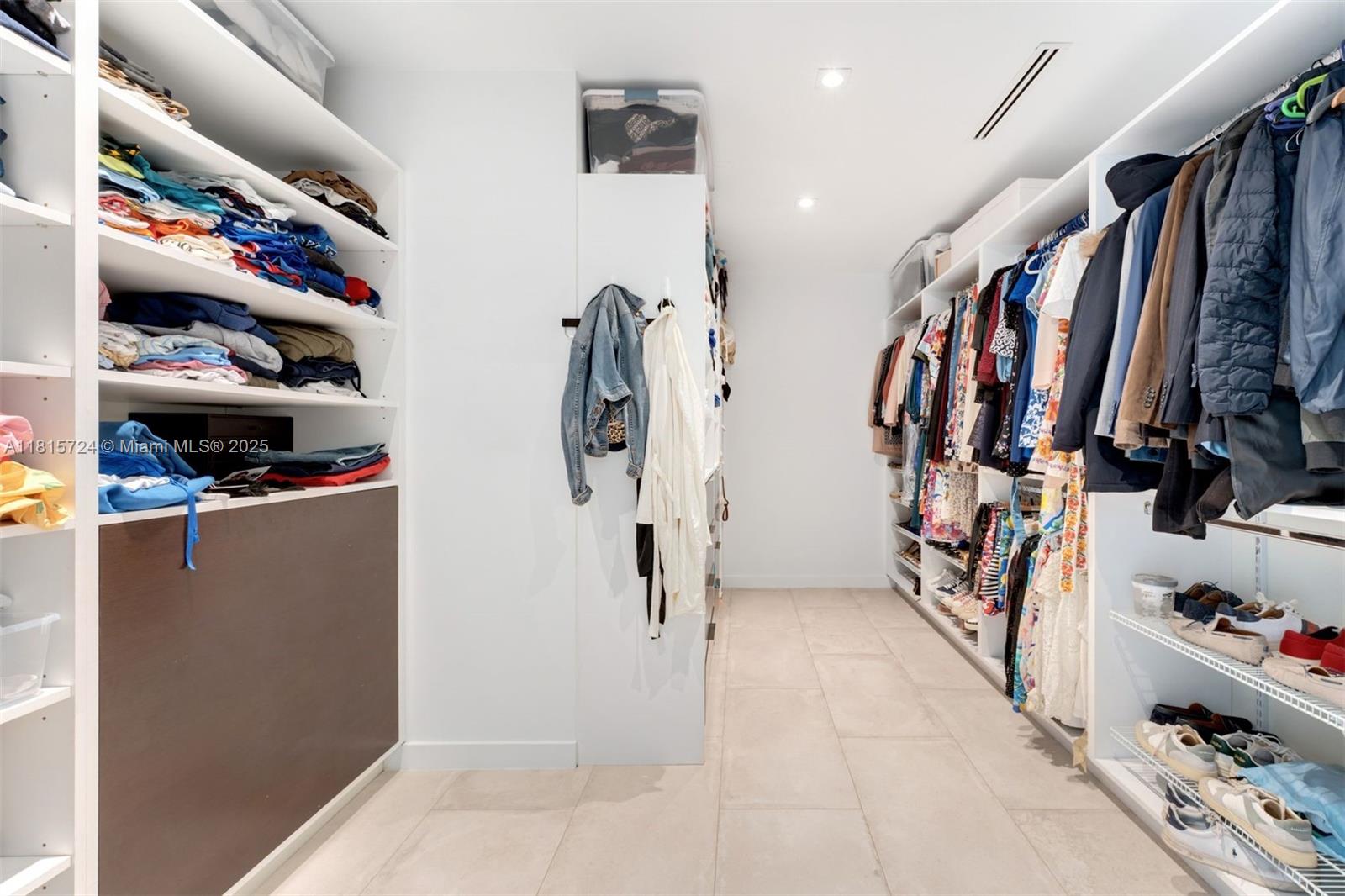 2908 Virginia St # 2908