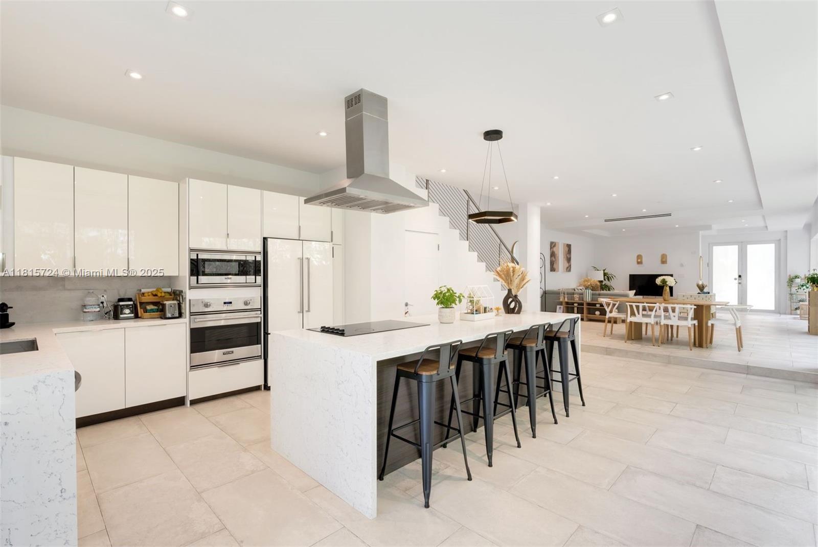 2908 Virginia St # 2908