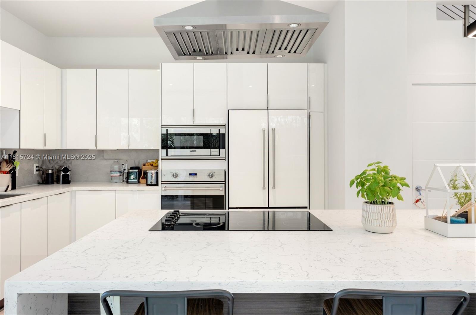 2908 Virginia St # 2908