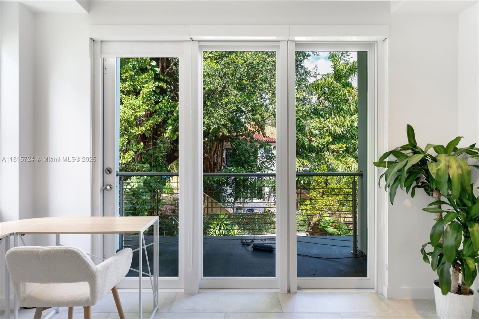 2908 Virginia St # 2908