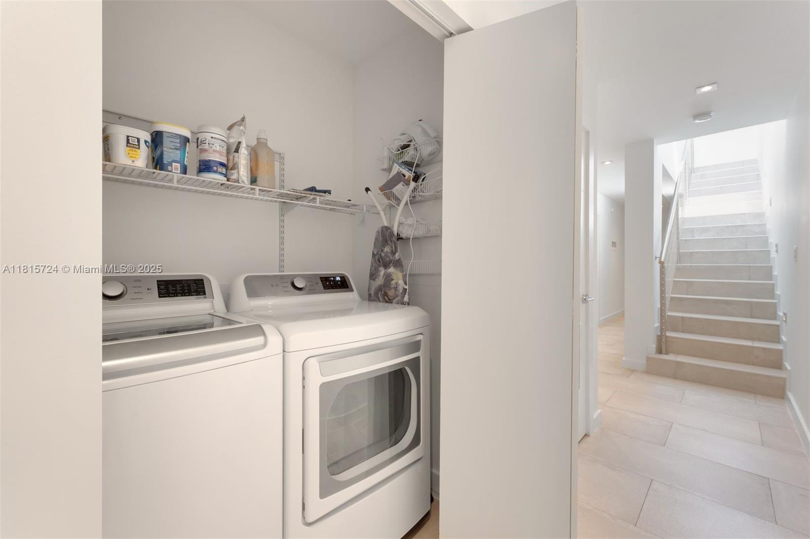 2908 Virginia St # 2908