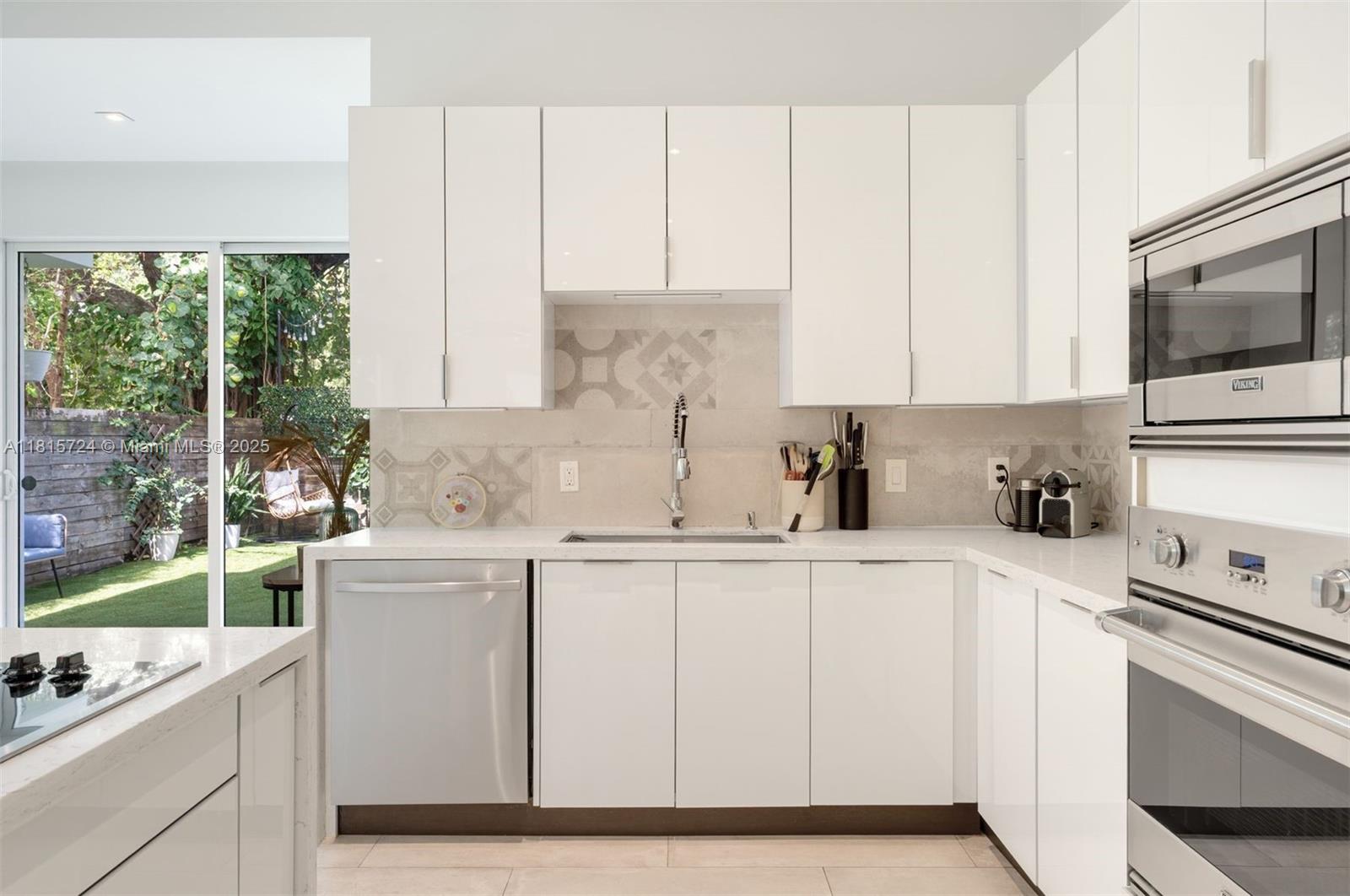 2908 Virginia St # 2908