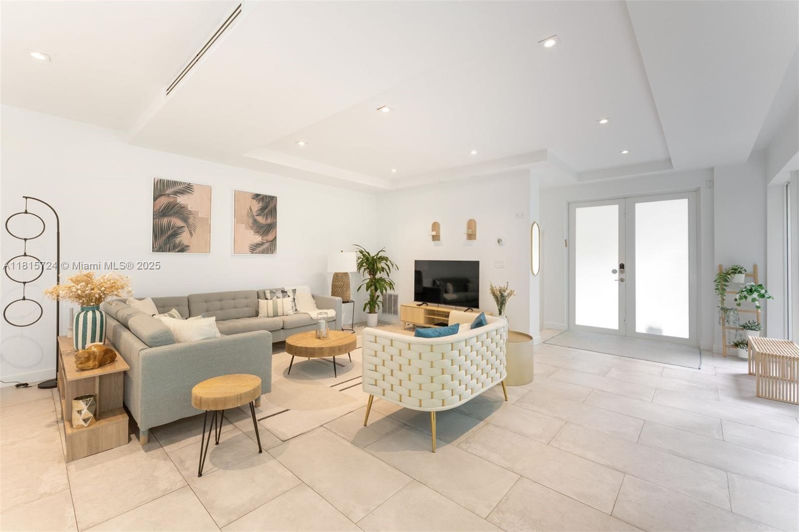 2908 Virginia St # 2908