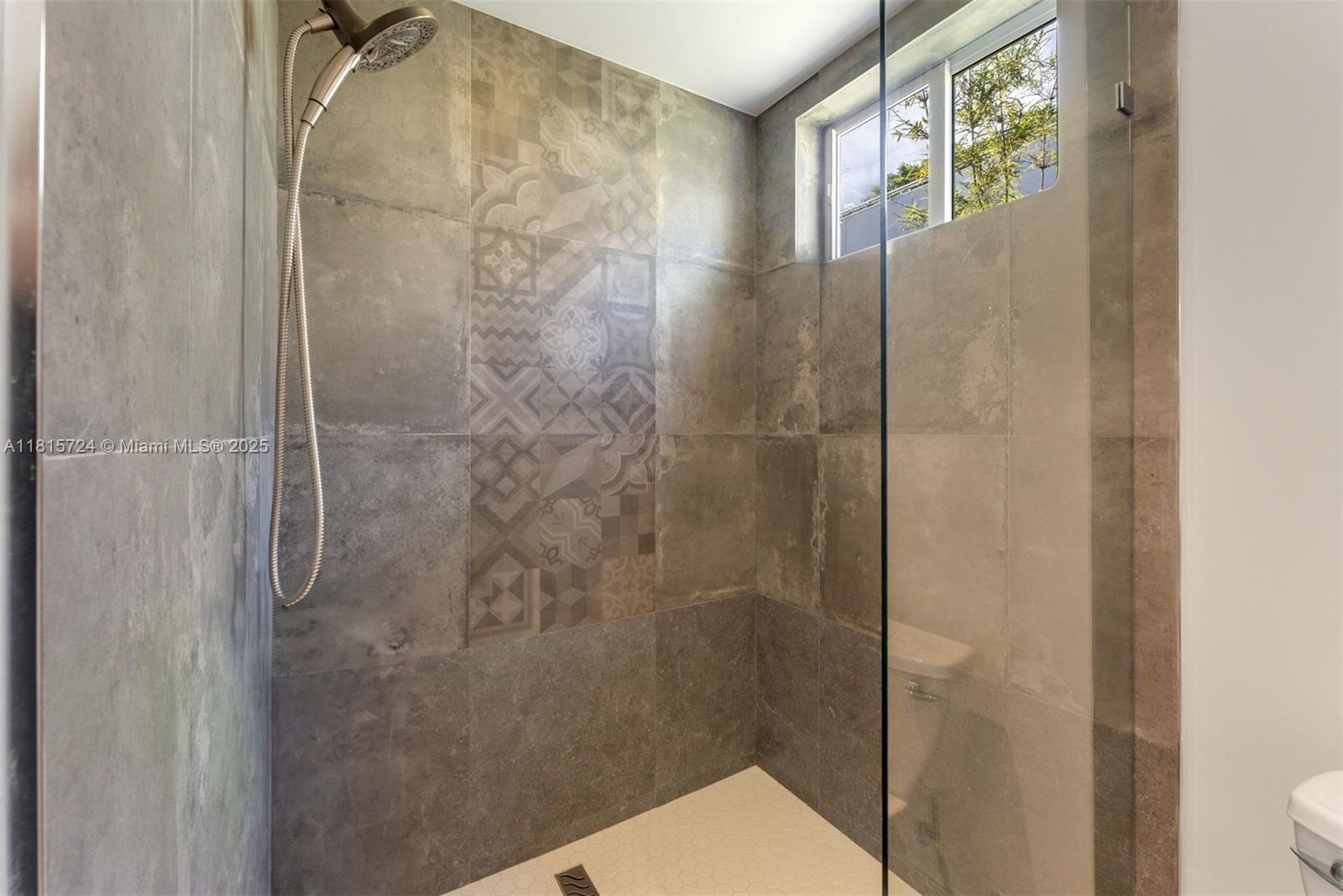 2908 Virginia St # 2908