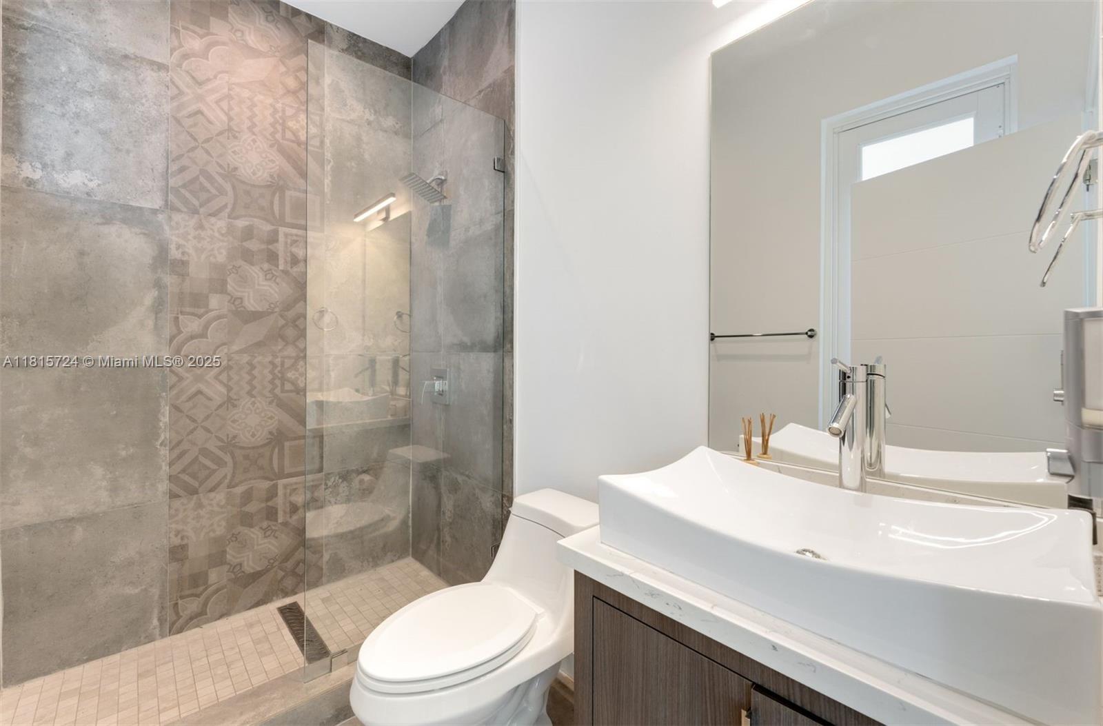 2908 Virginia St # 2908