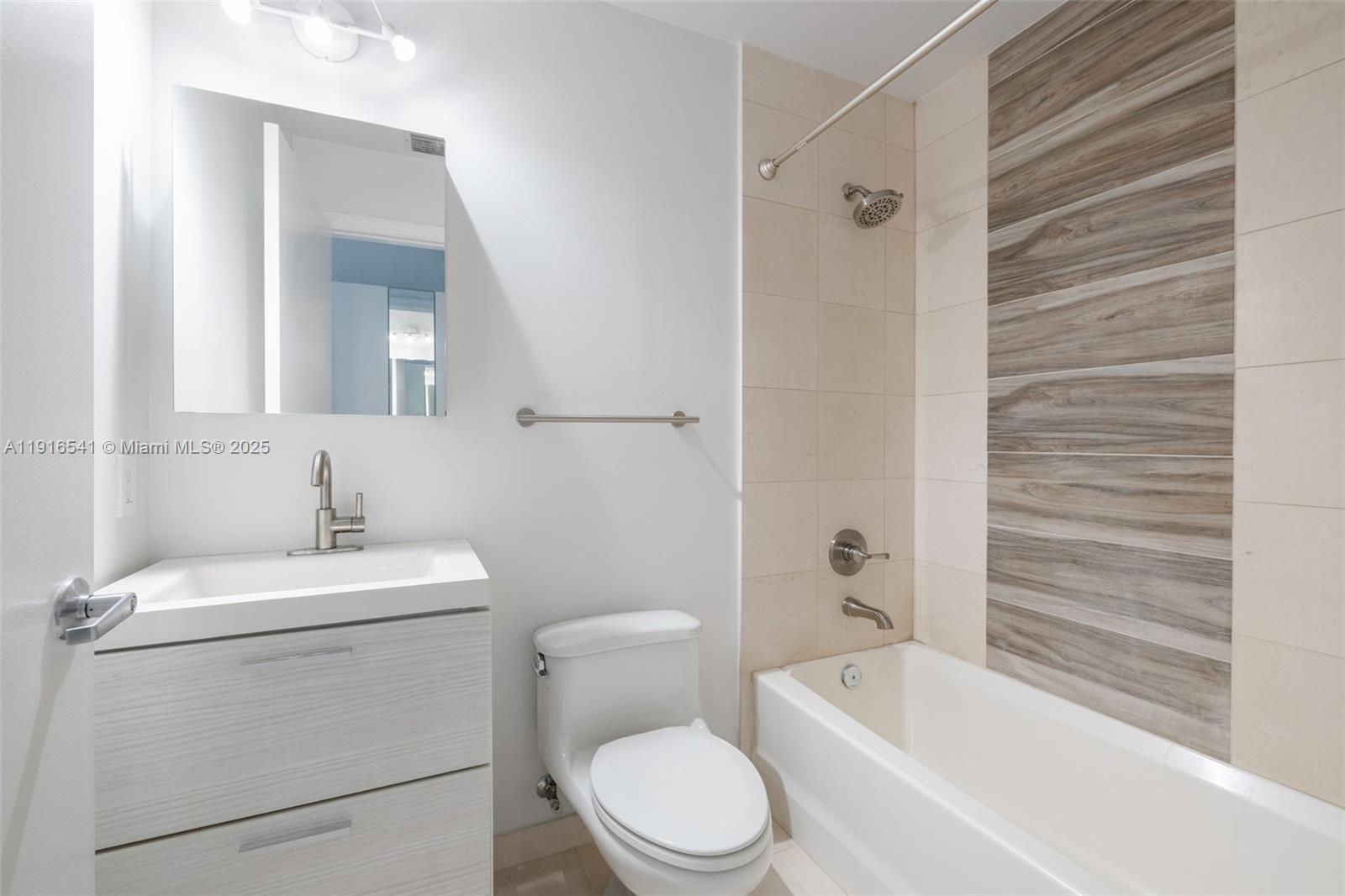 60 SW 13th St # 2413